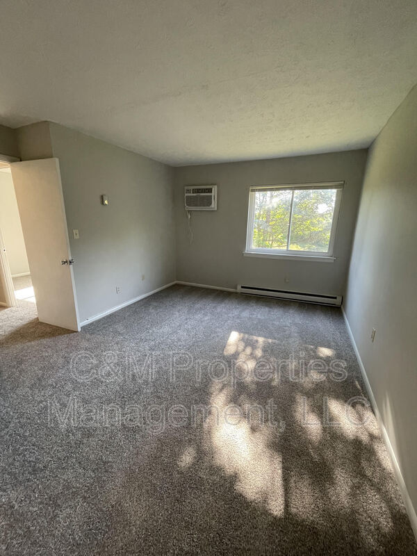 Building Photo - 1120 King Louis Ct