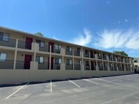 Building Photo - 403 Hayden Rd