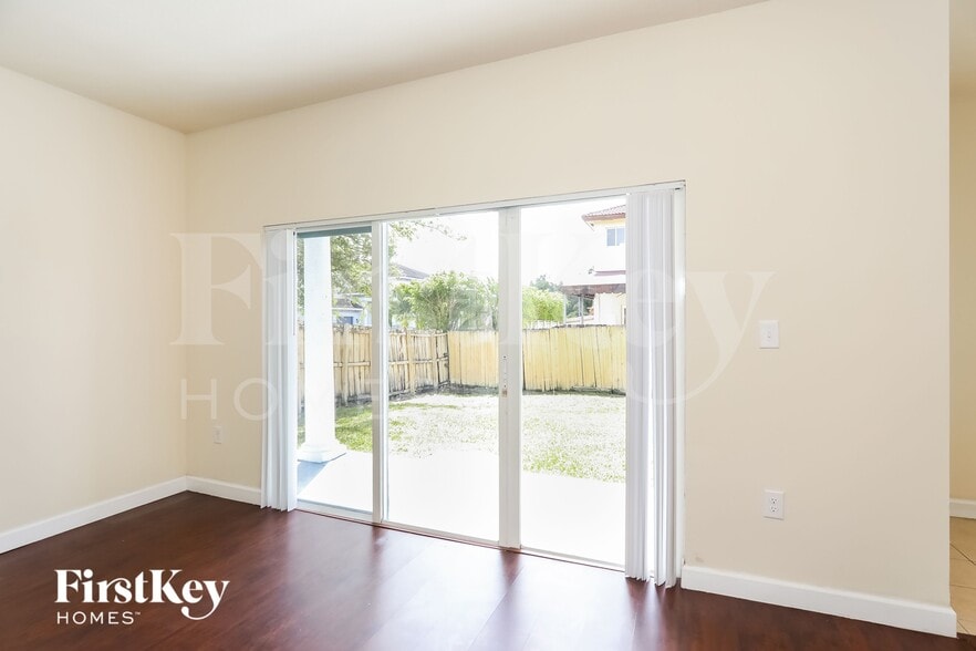 Building Photo - 15464 SW 18th Ln