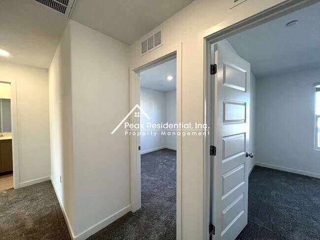 Building Photo - Brand New 4bd/2.5a Elk Grove Home-Must See!