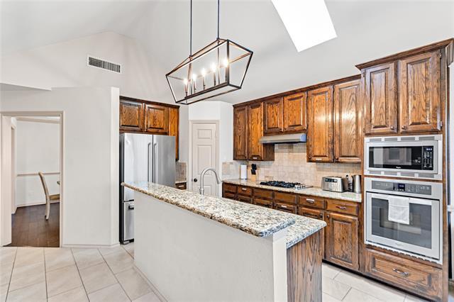 Building Photo - 5202 Heatherdale Dr