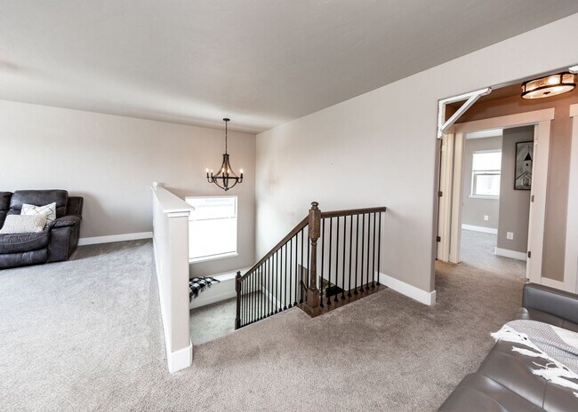 Building Photo - D20 4 Bed Home in The Farm