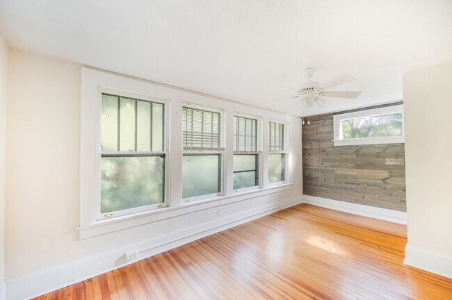 Building Photo - Beautifully updated House in Rivermont