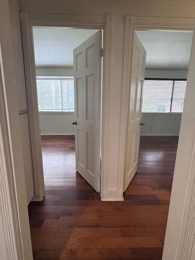 Building Photo - Agoura Hills Townhome | Upgraded + Private 2-Car Garage