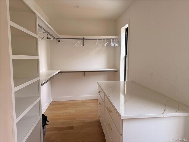 Building Photo - 6 Conifer Ct