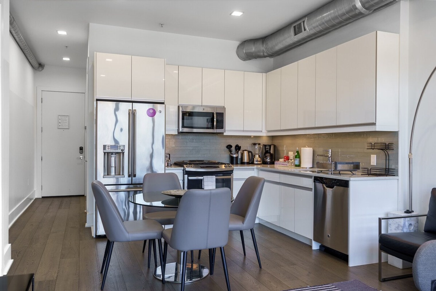 Building Photo - 1414 Grand St