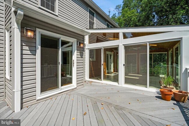 Building Photo - 11811 Dinwiddie Dr