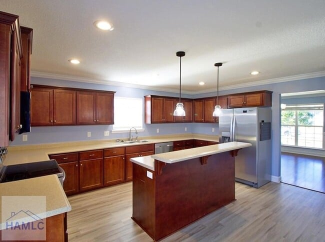 Building Photo - 702 Auburn Cv