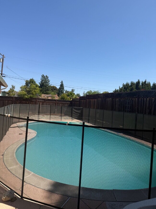 Building Photo - Charming 3 Bedroom, 2 Bathroom Livermore Home with Pool & Private Backyard Oasis