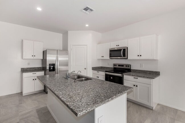 Building Photo - Beautiful 3 bed, 2 bath Casa Grande home