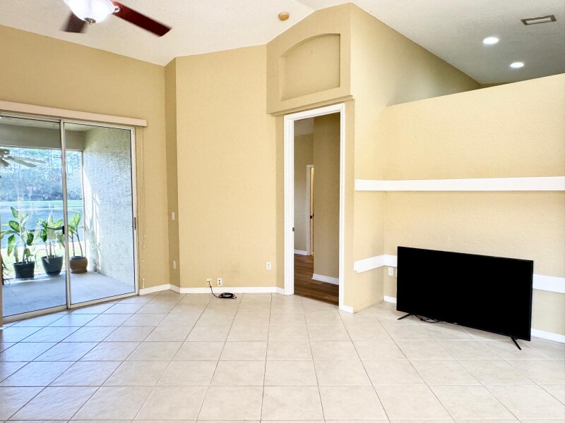 Building Photo - 8654 Lineyard Cay