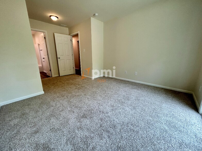 Building Photo - 122-124-124 Park Ave