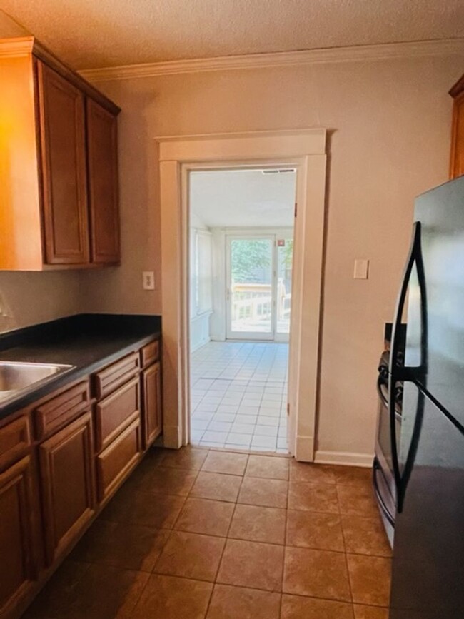 Building Photo - 2 bed, 2 bath in Midtown Memphis near Rhod...