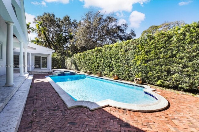 Building Photo - 4404 Alhambra Cir