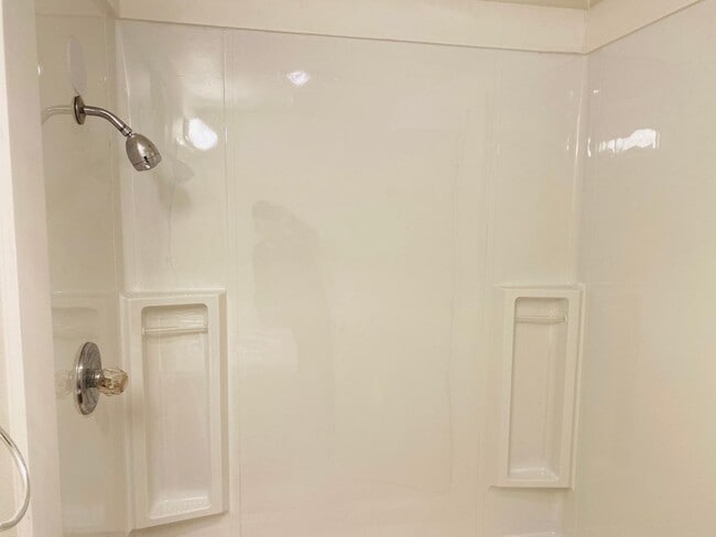 Building Photo - Single Level totally renovated 3 bedroom delight