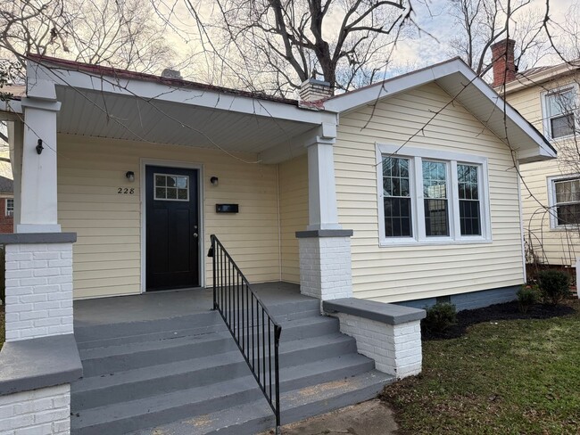 Building Photo - Beautiful Remodeled Home