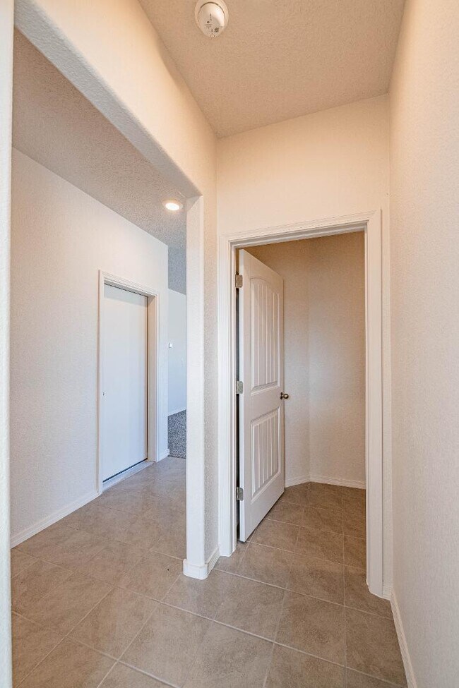 Building Photo - 88 Tome Vista Dr