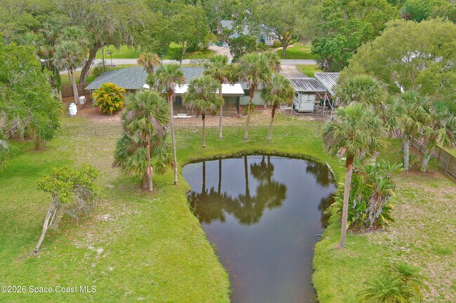 Building Photo - 670 Kings Way