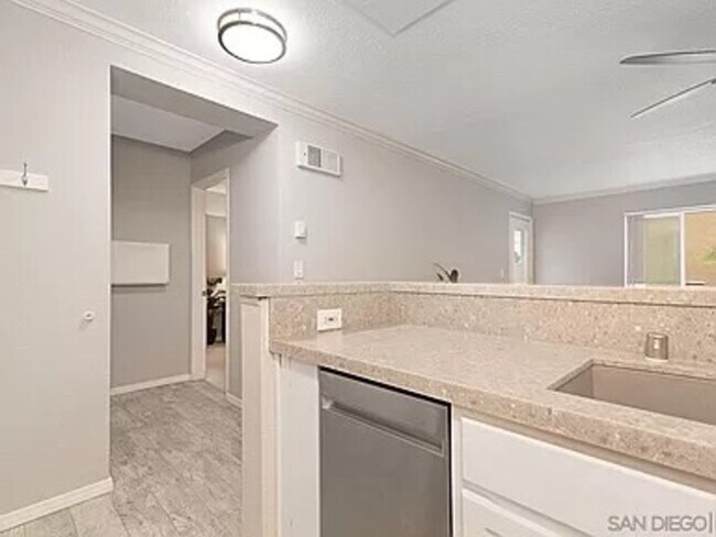 Building Photo - 3440 Lebon Dr