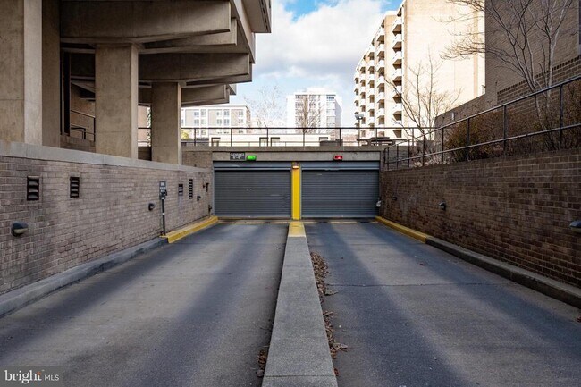 Building Photo - 429 N St SW