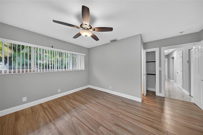 Building Photo - 2801 Coral Shores Dr