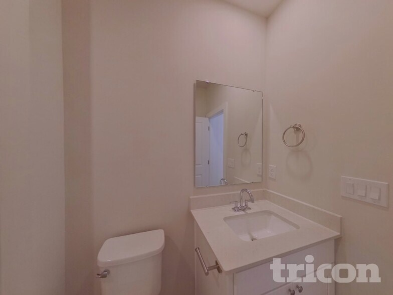 Building Photo - 517 Mountain Vw Dr