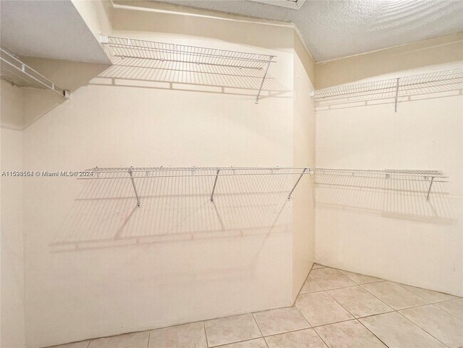 Building Photo - 16356 Malibu Dr #36