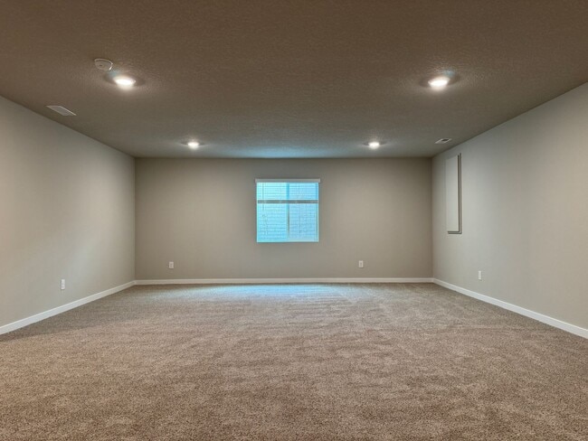 Building Photo - Never-Lived-In 4-Bedroom Ranch with Finished Basement Near Offutt AFB