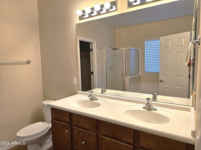 Building Photo - 6111 E Knolls Way N