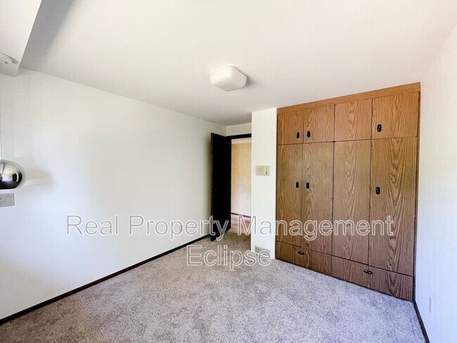 Building Photo - 11105 SE 59th St