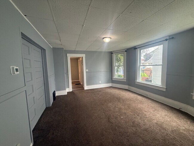 Building Photo - 812 Green Ave SW