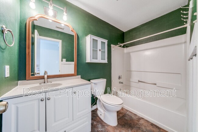 Building Photo - 6858 Celes Meadow Dr