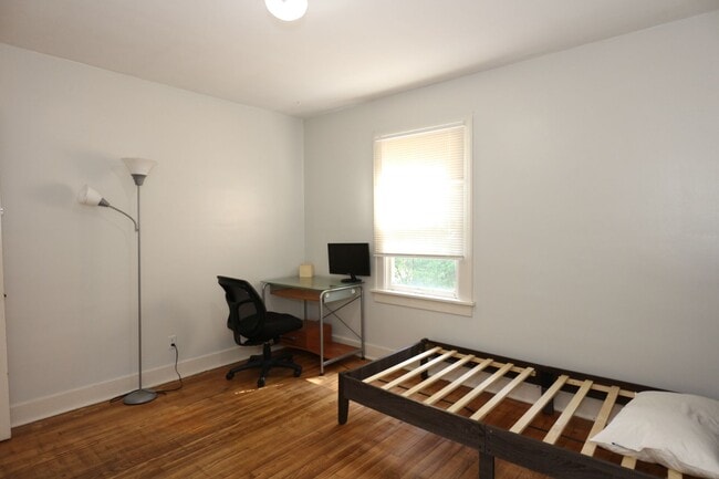 Building Photo - 3 Bedroom Home Near Purdue!