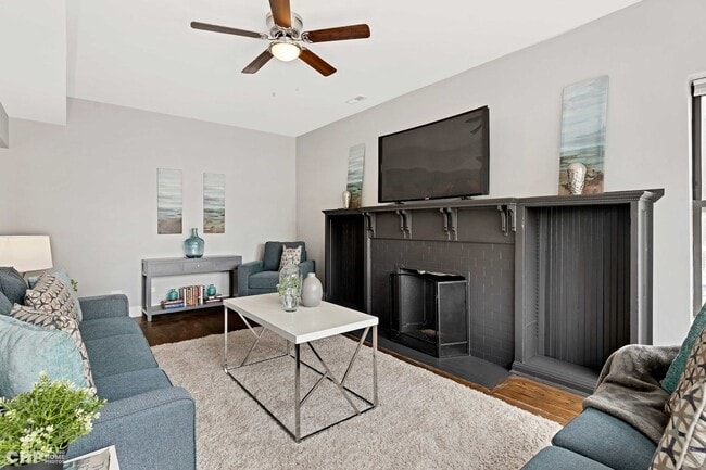 Building Photo - 414 E 44th St