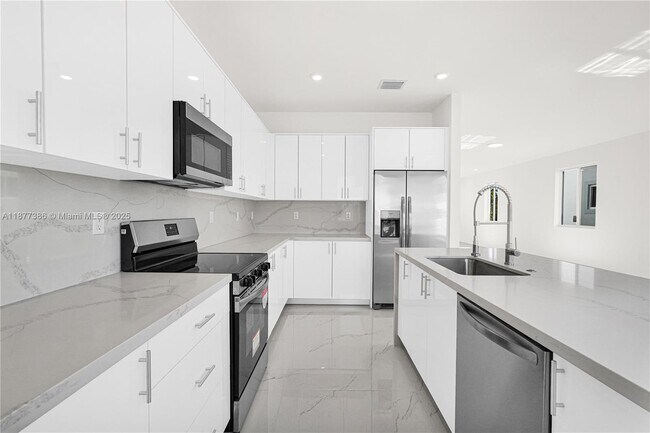 Building Photo - 22505 SW 125th Ave