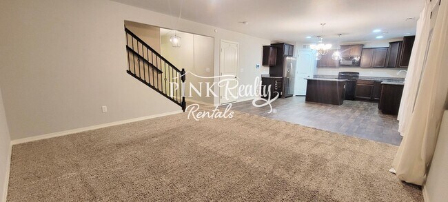 Building Photo - 9527 Desert Lily Cir