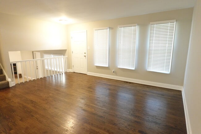 Building Photo - 3136 Olive Rd