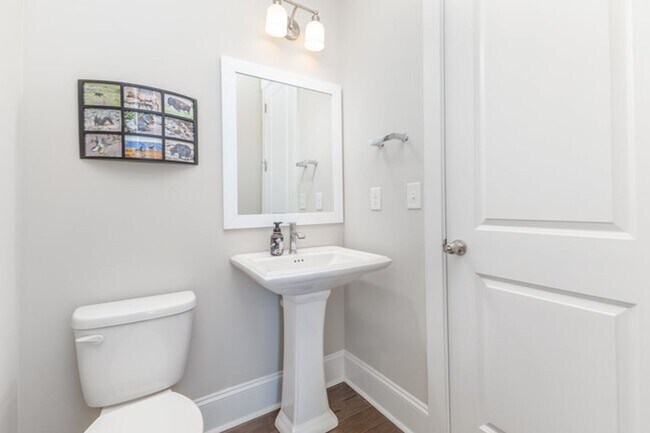 Building Photo - Exclusively Offered by Muse Realty Rentals...