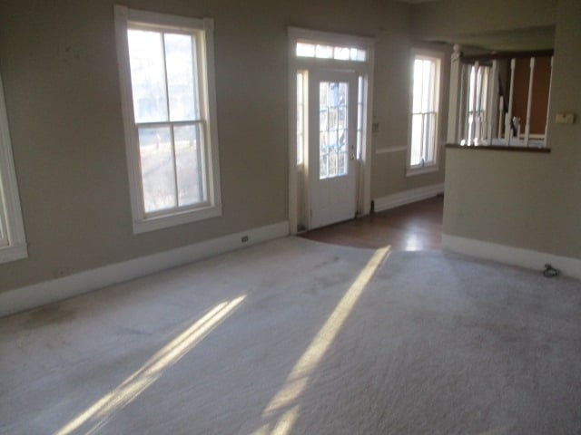 Building Photo - 306 E Cypress St