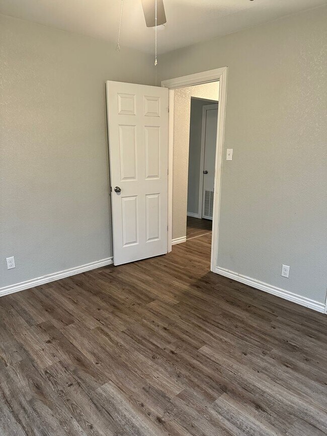 Building Photo - Great Home Located in the Lawton Heights Area! Pets Negotiable with Owner Approval!