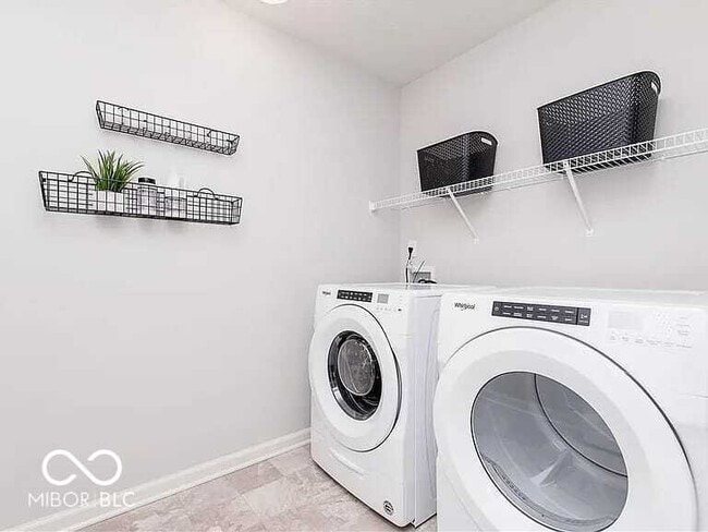 Building Photo - 4894 Oak Hl Dr