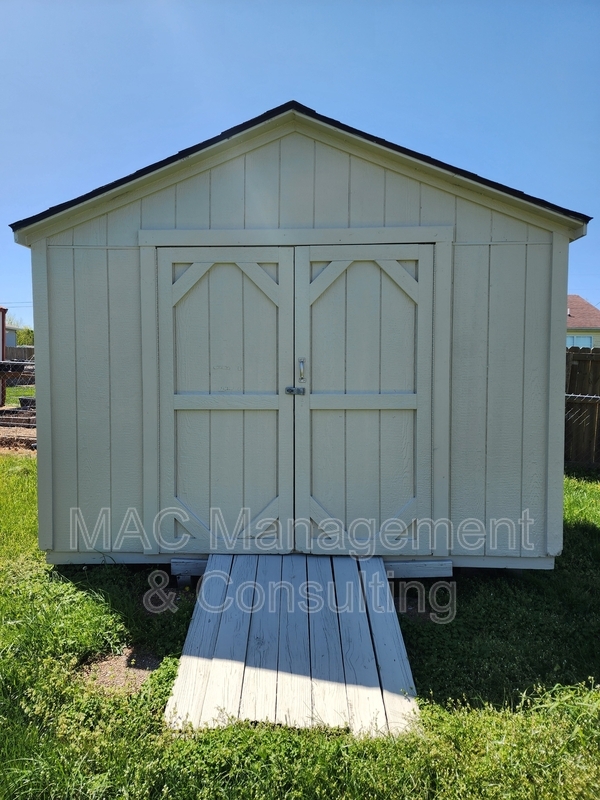 Building Photo - 1748 Bouton Dr