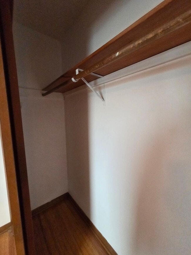 Building Photo - W 2nd St 1408-1410