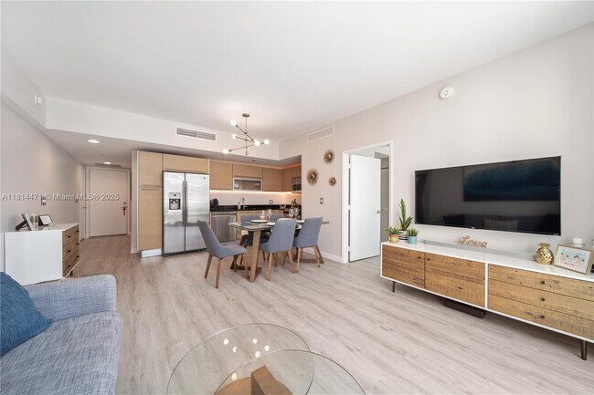 Building Photo - 950 Brickell Bay Dr