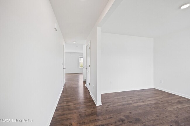 Building Photo - 284 Zelcova Dr