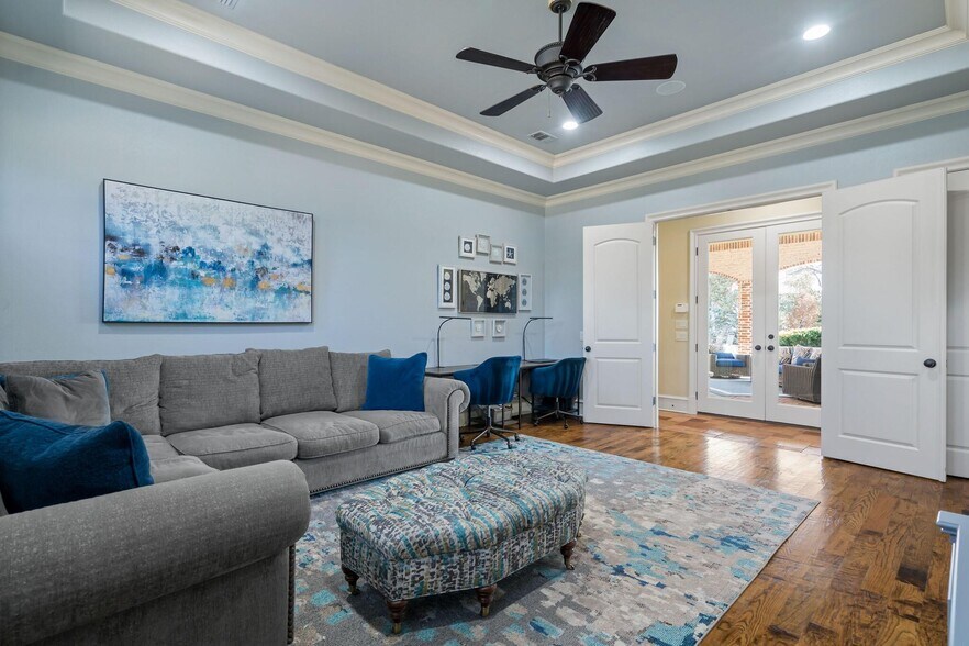 Building Photo - 931 Woodview Dr
