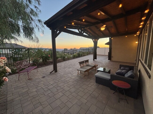 Building Photo - 4-Bedroom Home with Community Amenities & ...