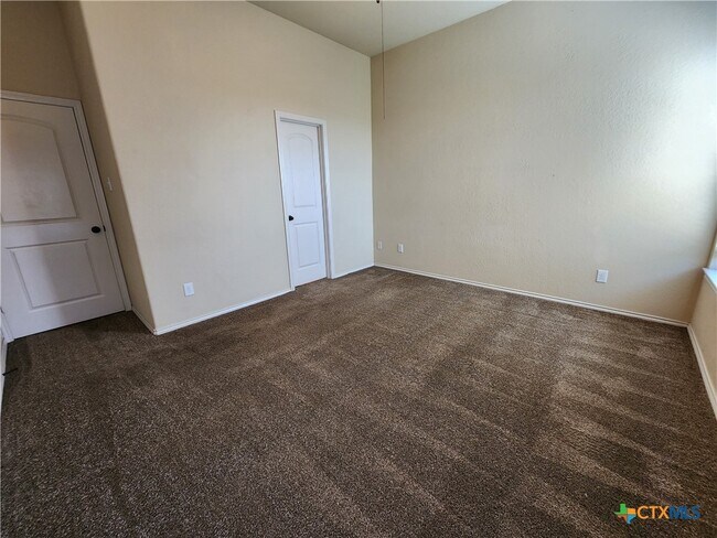 Building Photo - 538 Creekside Cir