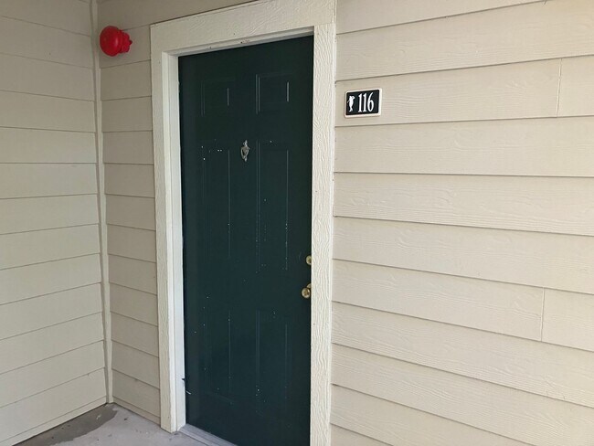 Building Photo - 2 BR / 2 BA @ The Legends