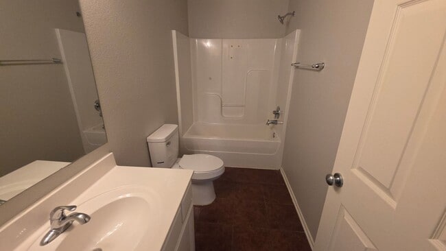 Building Photo - Clean 3 bed 2 bath  - Owasso schools